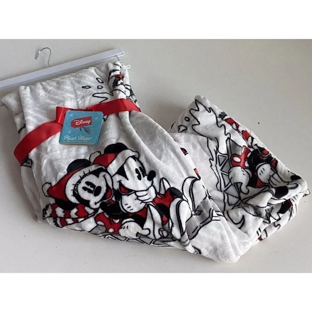 Disney Mickey‎ Minnie Mouse Christmas Sledding Soft Plush Throw Blanket 50x70”